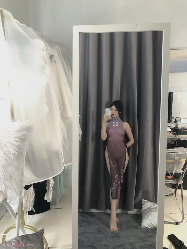 Coser@抖娘-利世: 紫旗袍 (34 photos + 1 videos)