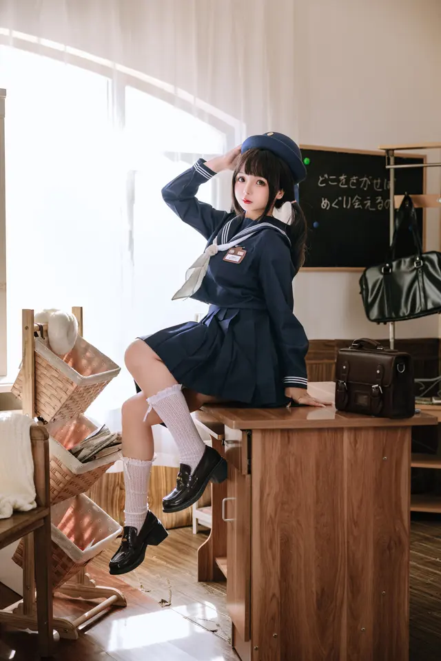 Coser@日奈娇 – 补习班 (130 photos)