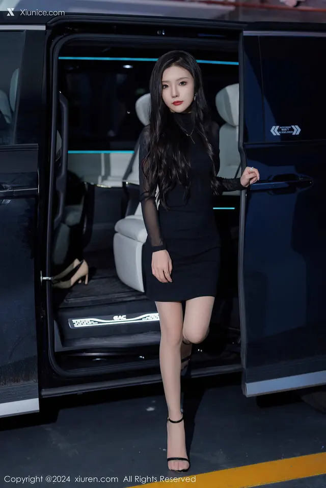 Xiuren秀人网 No.7942 七七kiko (50 photos)