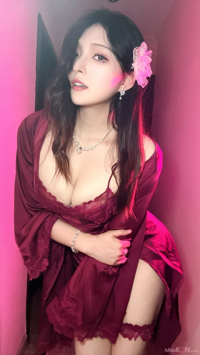 Coser@Natsuko夏夏子: 紫罗兰 (43 photos + 5 videos)
