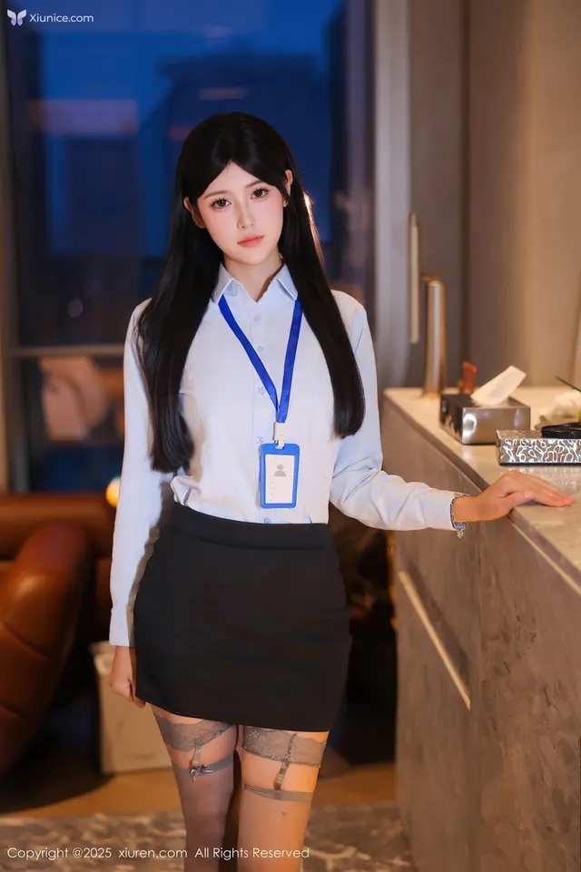 Xiuren秀人网 4K No.10440 余安安 (70 photos)