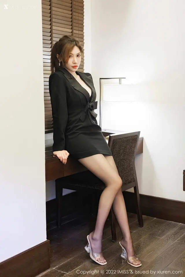 IMiss爱蜜社 No.0695 小狐狸Kathryn (54 photos)