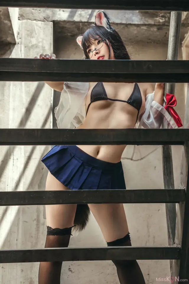 Coser@yuuhui玉汇: 天台猫猫 黑犬机器人女友 (32 photos)
