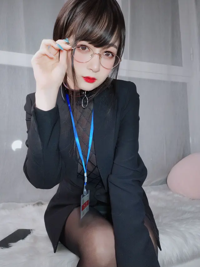 Coser@白银81 自撮り4(黑丝情趣) (145 photos)
