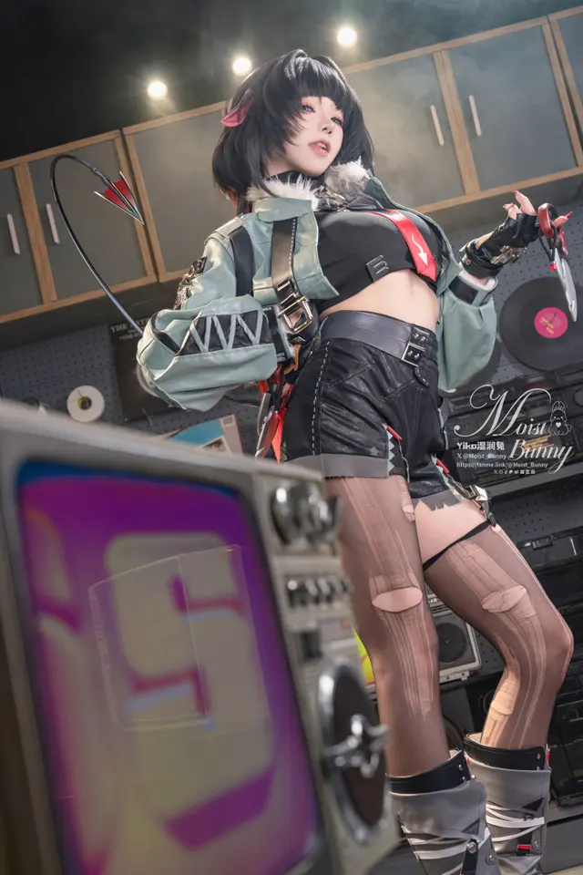 Coser@黏黏团子兔 – 查无此人-简·杜 (141 photos)