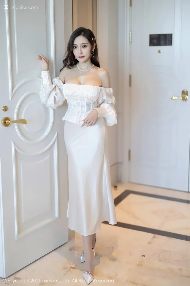 Xiuren秀人网 No.4136 王馨瑶yanni (97 photos)