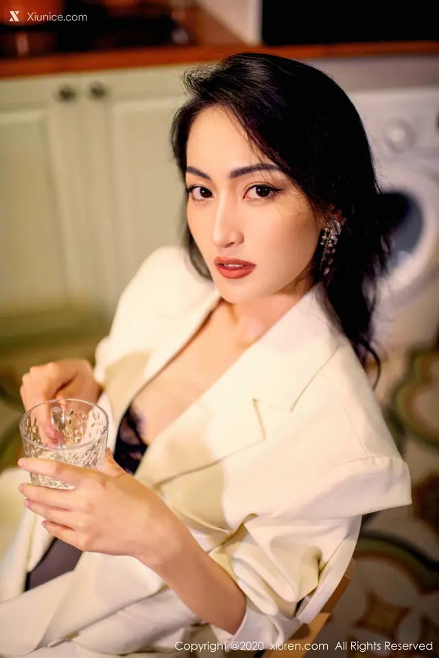 Xiuren秀人网 No.2718 陈舒羽 (68 photos)