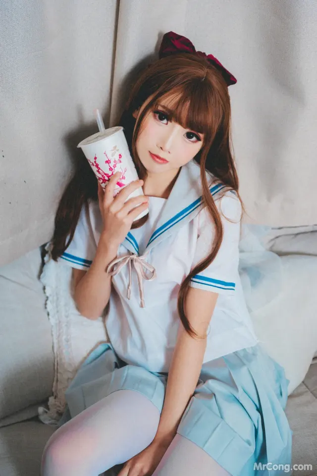 Coser@面饼仙儿 No.043: JK秀 (16 photos)