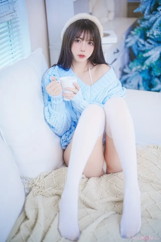 Coser@Tina很妖孽呀: 蓝色秋冬毛衣 (27 photos)