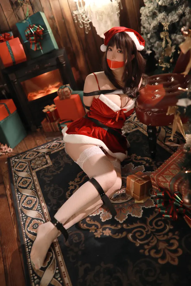 Coser@小容仔咕咕咕w Vol.002 圣诞礼物×捆绑 (46 photos)