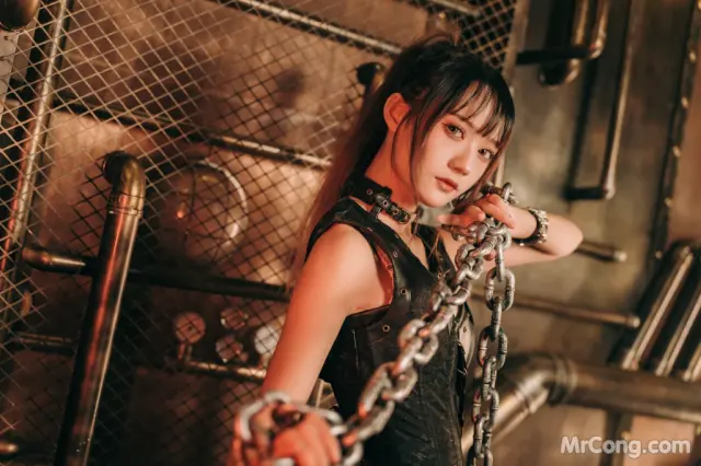 Coser@兔子Zzz不吃胡萝卜: 潜入搜查 (29 photos)