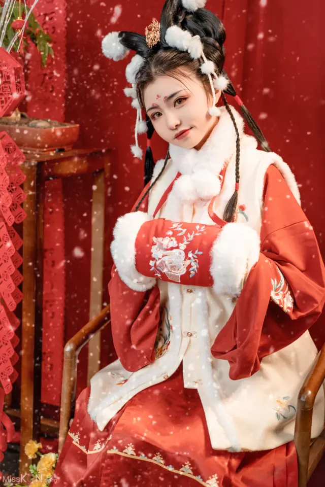 Coser@爆机少女喵小吉 (Nekokoyoshi): 玉兔迎春 (39 photos)