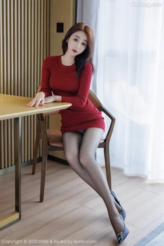 IMISS Vol.738: 九月生_ (46 photos)