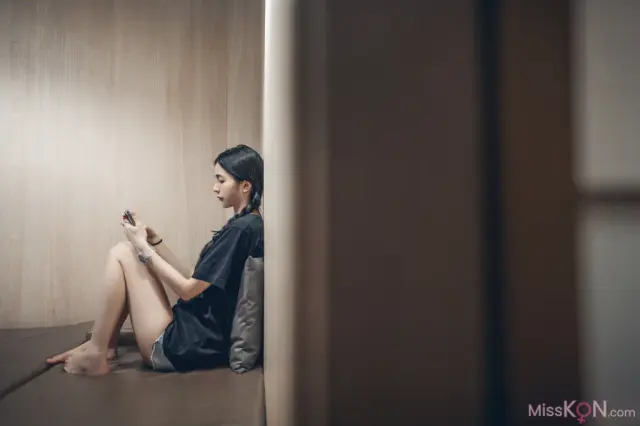 [JVID] 辰辰: 终于约到女神泡汤-浴巾一直掉-最后不穿了直接拍 (102 photos)