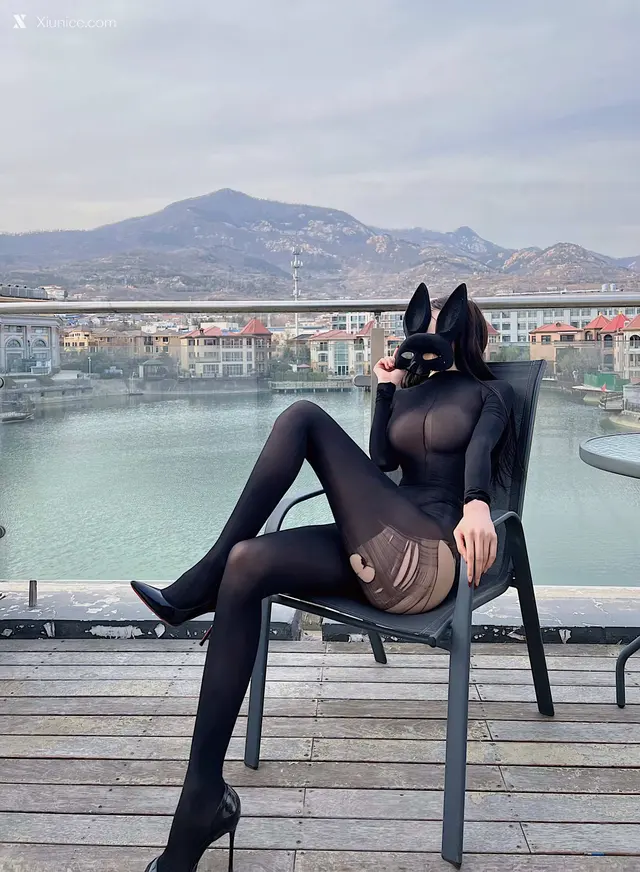 脸红Dearie 户外怼拍 (14 photos)