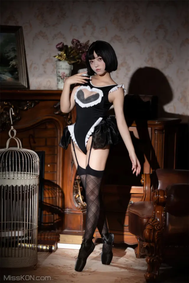 Coser@花铃: 马戏团芭蕾 吊带袜高叉 (42 photos)