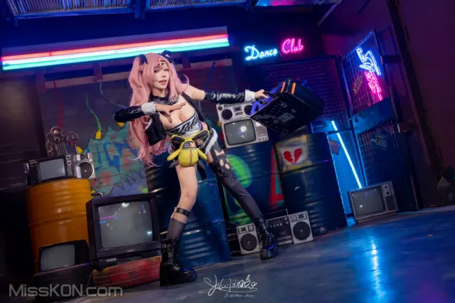 Coser@黏黏团子兔: 绝区零 妮可·德玛拉 (132 photos + 1 videos)