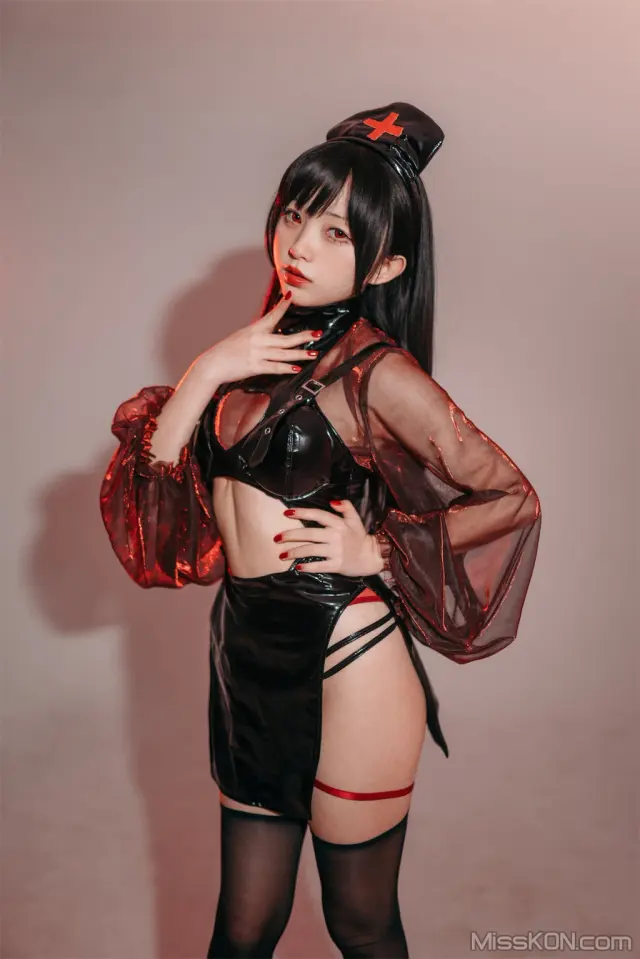 Coser@花铃: 猩红护士 (77 photos)