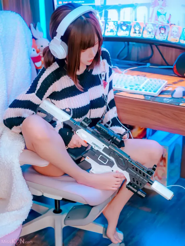 Coser@Potato Godzilla: OC – Tatami Gamer Imouto-Chan (19 photos)