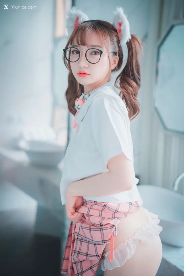 '- Pink
