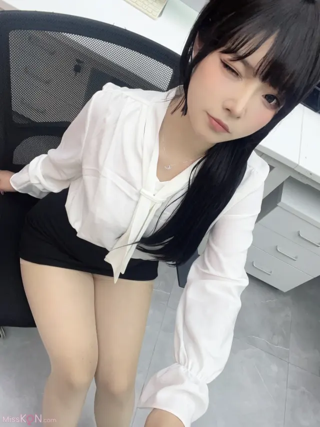 Coser@yuuhui玉汇: 体贴秘书 (37 photos)