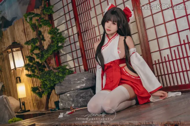 Coser@黏黏团子兔: 狐之灵梦 Roly Poly (71 photos + 1 video)