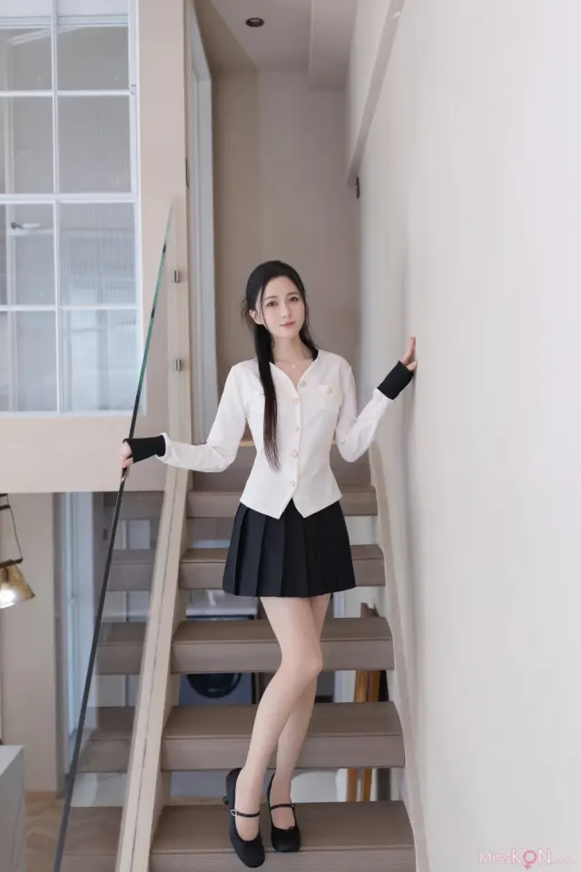 [内购无水印] 鱼子酱Fish: 秀人网模特 姐姐 (121 photos)