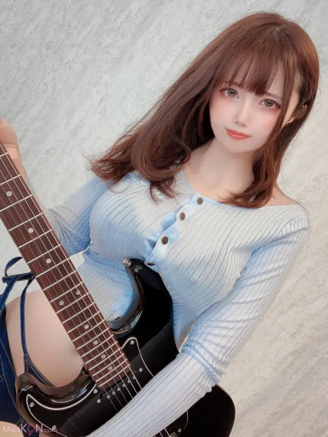 Coser@Uriうり: Guitar Sister (37 photos)