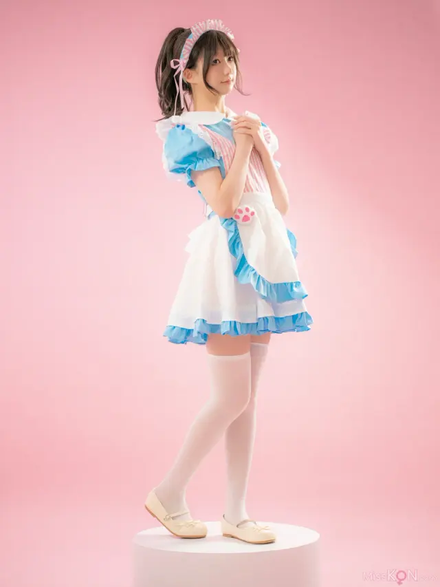 Coser@NAGISA魔物喵: メイド喫茶 (90 photos)