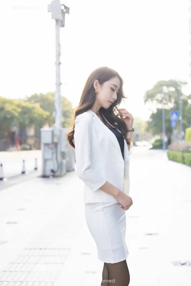 Xiuren秀人网 No.3242 萌白酱 (60 photos)