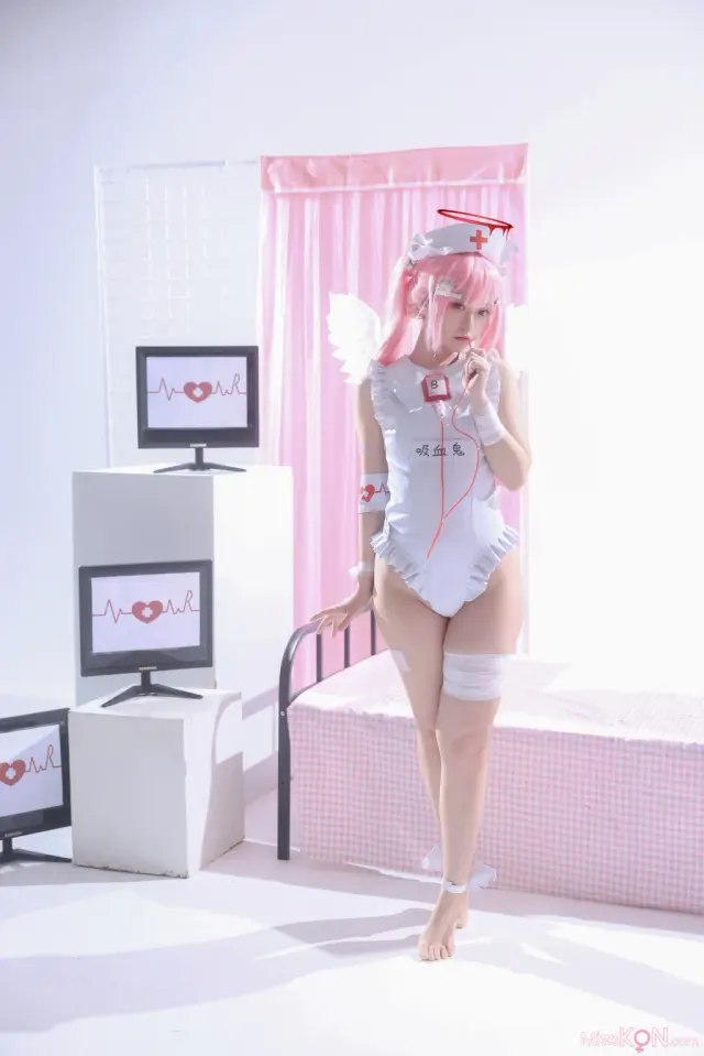 Coser@G44不会受伤: 见习看护师 月夜见爱 (31 photos)