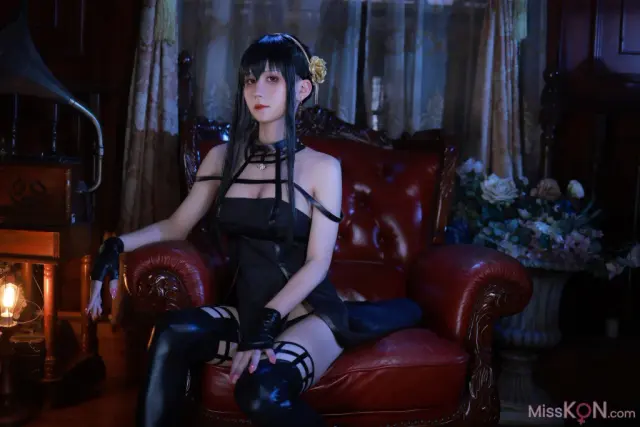 Coser@桜满三时: 约尔礼服 (45 photos)