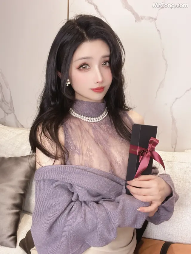 Coser@rioko凉凉子 Vol.112: 情人节巧克力 (40 photos + 20 videos)