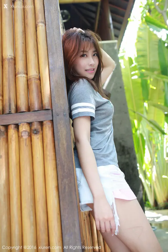 Xiuren秀人网 No.0562 许诺Sabrina (50 photos)