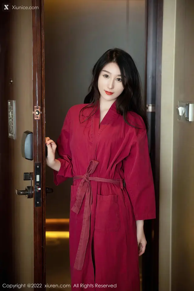Xiuren秀人网 No.5624 薇薇酱 (81 photos)
