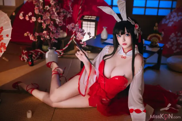 Coser@日奈娇 – 碧蓝航线-大山兔女郎 (36 photos)