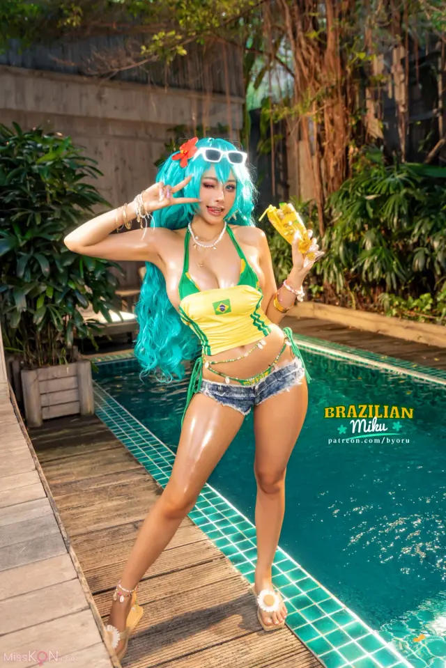 Coser@Byoru: Brazilian Miku (61 photos + 27 videos)