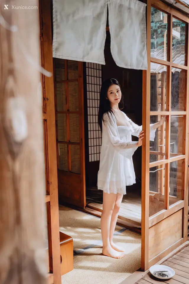 Coser@年年Nnian – 林间小屋 (52 photos)