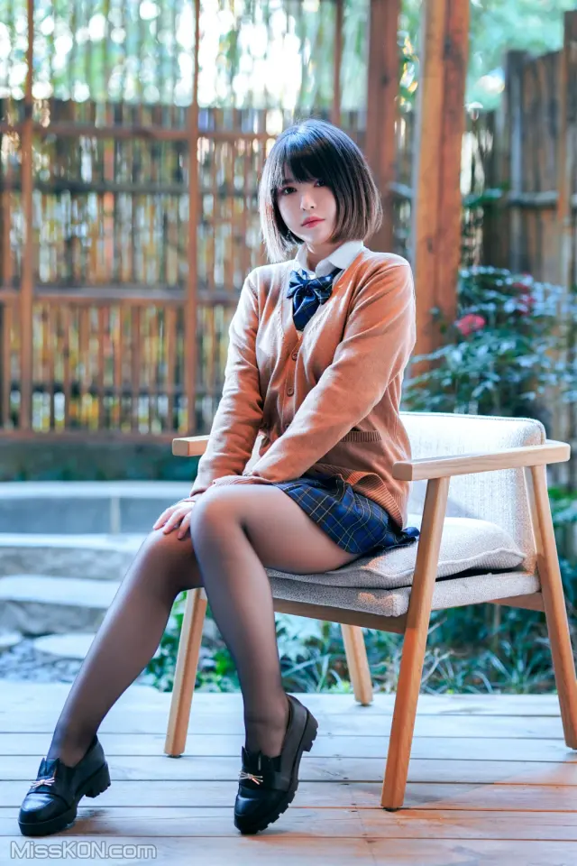 Coser@半半子: 彼女の制服 (58 photos)