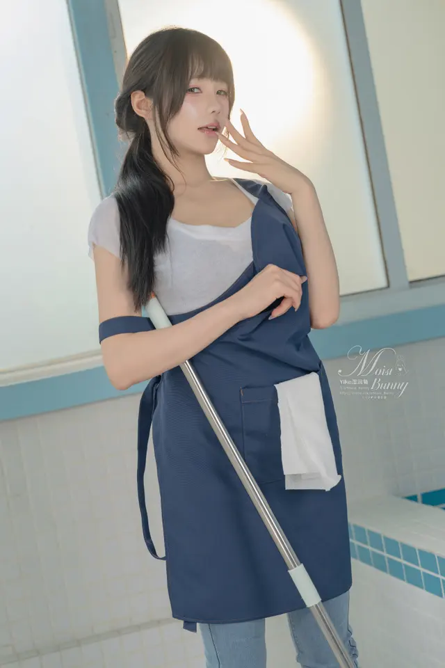 Coser@黏黏团子兔 – 09月作品『钱汤の女将』每夜 (108 photos)