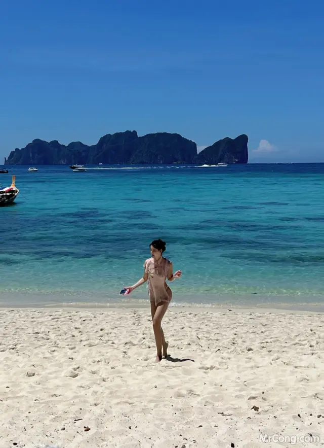 Jiu Shi A Zhu A (就是阿朱啊): 紫色纱裙&美人鱼&古风粉红佳人 (36 photos + 4 videos)
