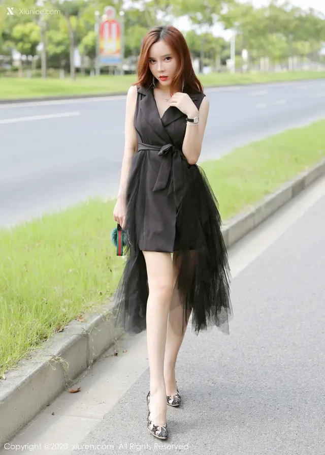 Xiuren秀人网 No.2048 艾小青 (49 photos)