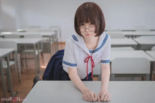 Coser@白金Saki: 狂三校服 (26 photos)