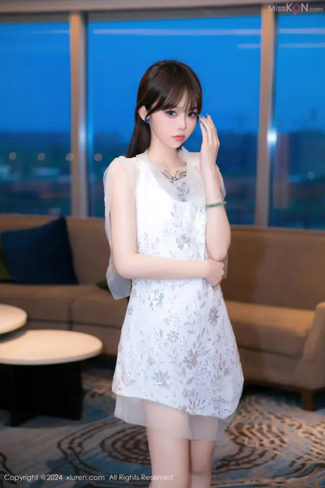 XIUREN No.8696 – 8705 (800 photos)