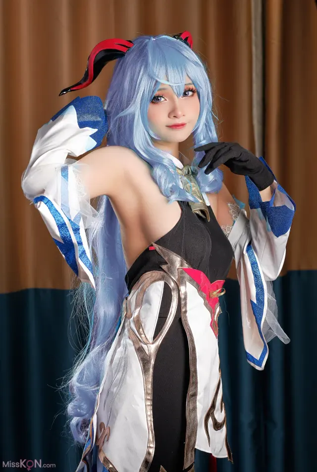 Coser@Azami: 甘雨 (22 photos + 1 video)