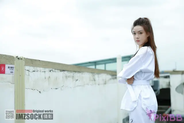 [MZSOCK爱美足] No.361: 雨萌 (90 photos)