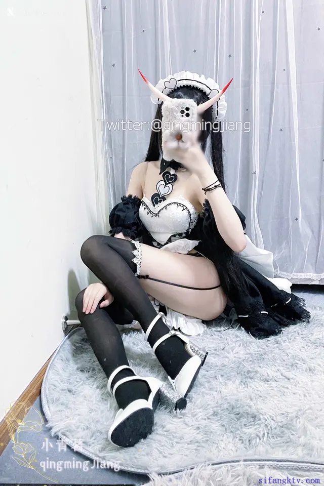 Coser@小青茗: 黑丝女仆