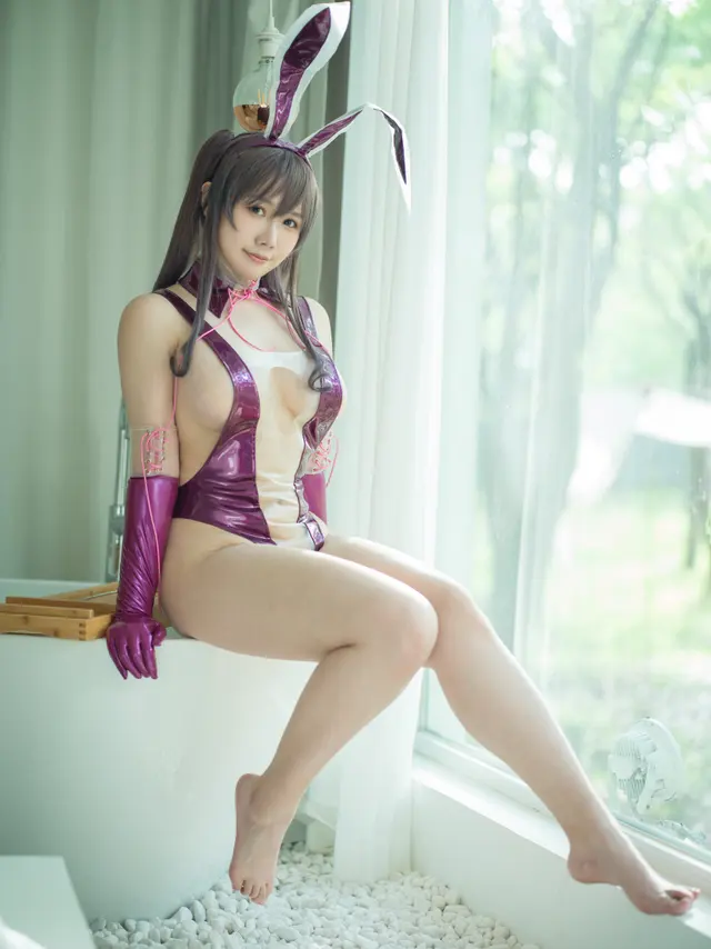 Coser@麻花麻花酱 – 紫色透明泳装 (39 photos)