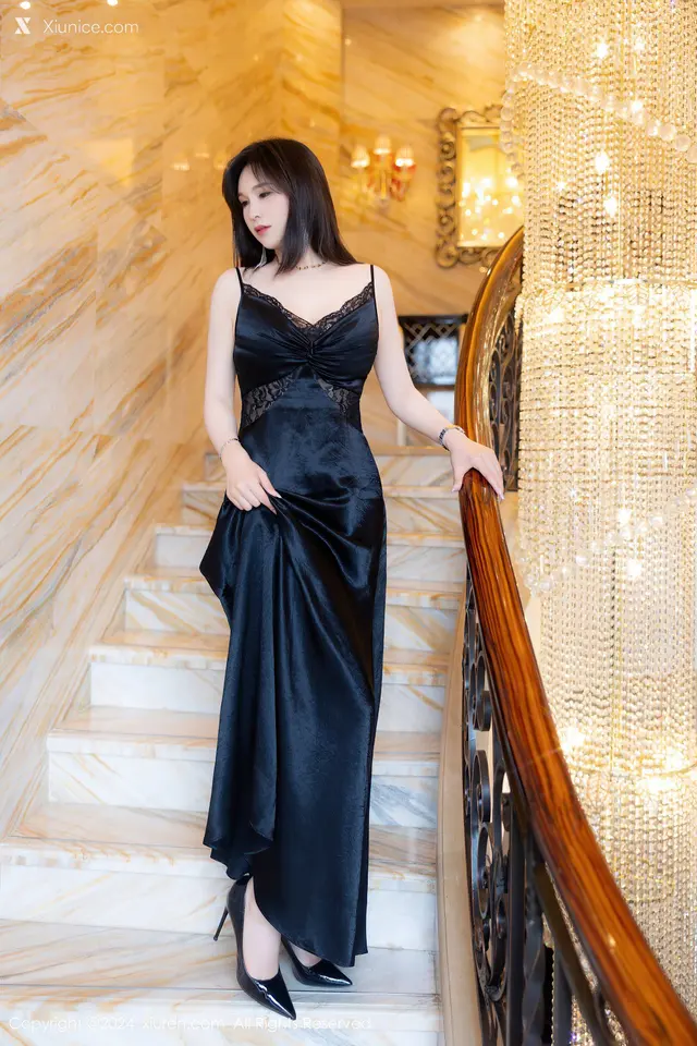 Xiuren秀人网 No.8825 水水姐 (73 photos)