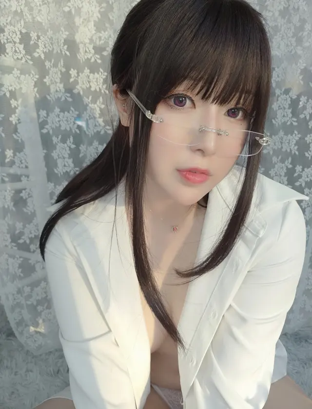 Coser@小容仔咕咕咕w Vol.006 创口贴OL (72 photos)